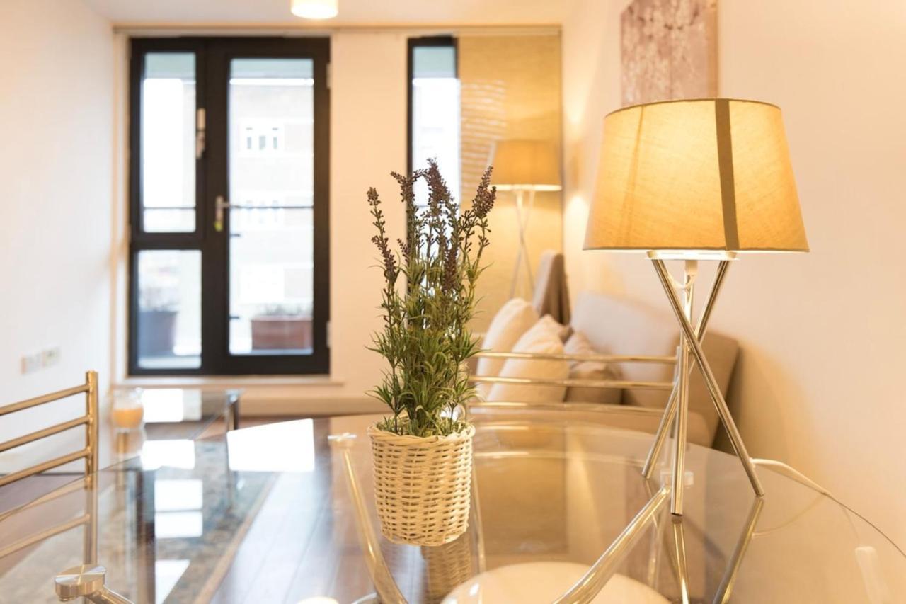 Beautiful 2 Bedroom Property In Borough Londres Extérieur photo